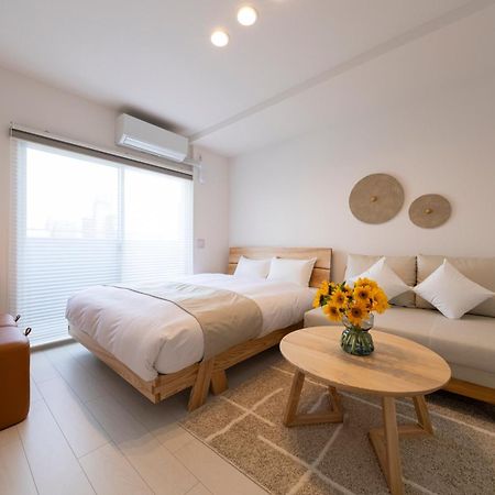 Aparthotel Shirakabanoyado - Nipponbashi 日本橋, 3 Mins Walk To Dendentown Osaka Esterno foto